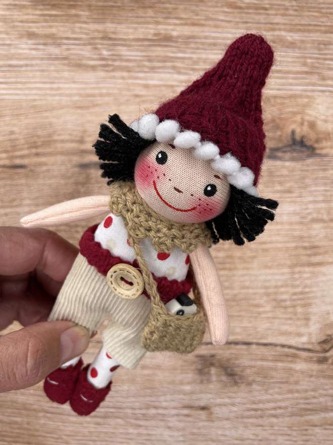Mini Wichtel rot-weiß handgemachte Glückswichtel Puppe aus der Wichtelfabrik