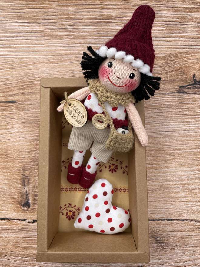 Mini Wichtel rot-weiß handgemachte Glückswichtel Puppe aus der Wichtelfabrik