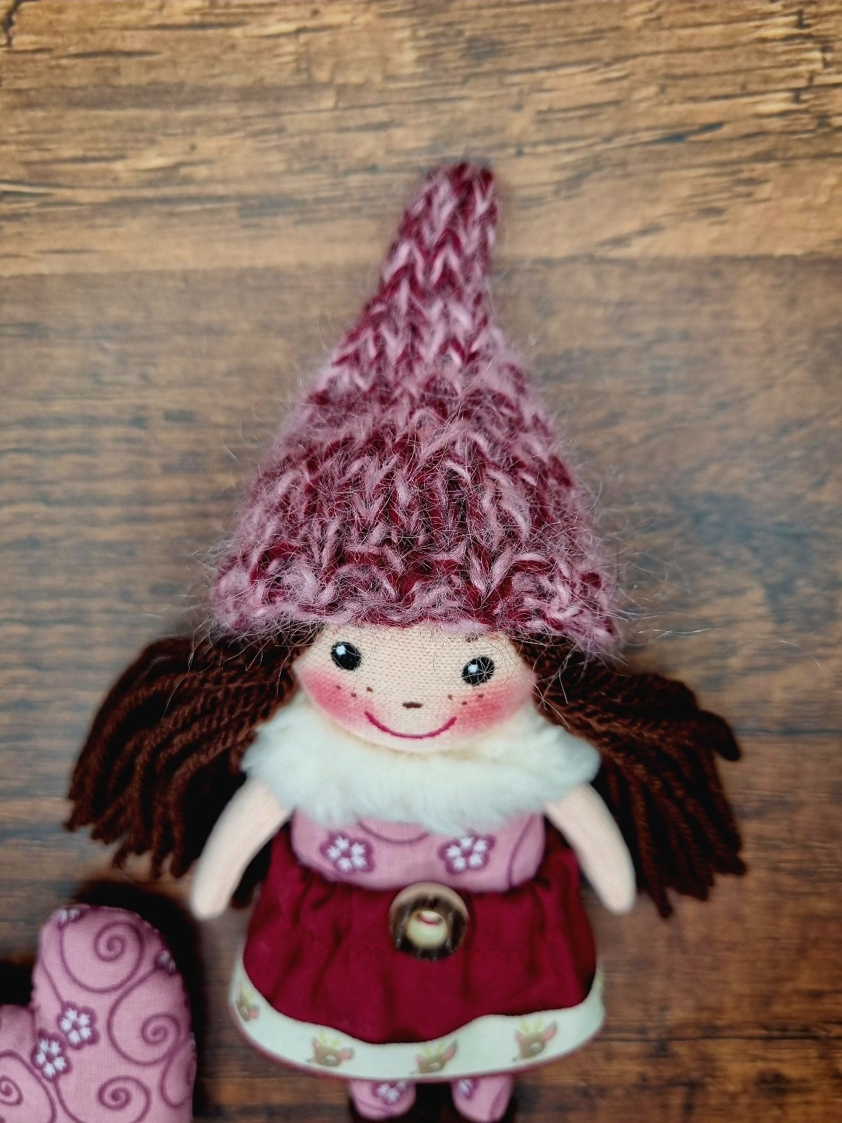 Mini Wichtel rosa-bordeaux – Bild 2